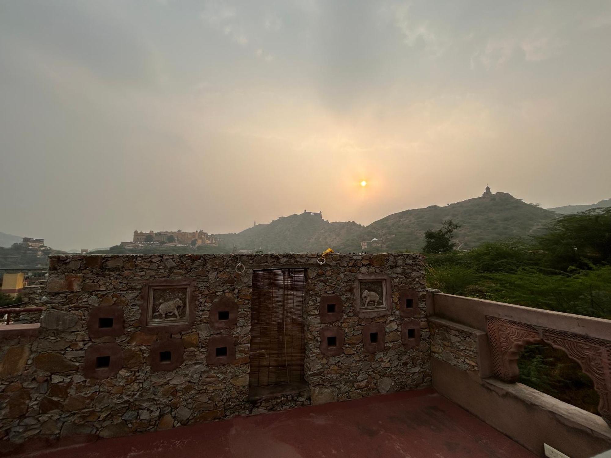 Adhbhut Hotel Jaipur Eksteriør billede