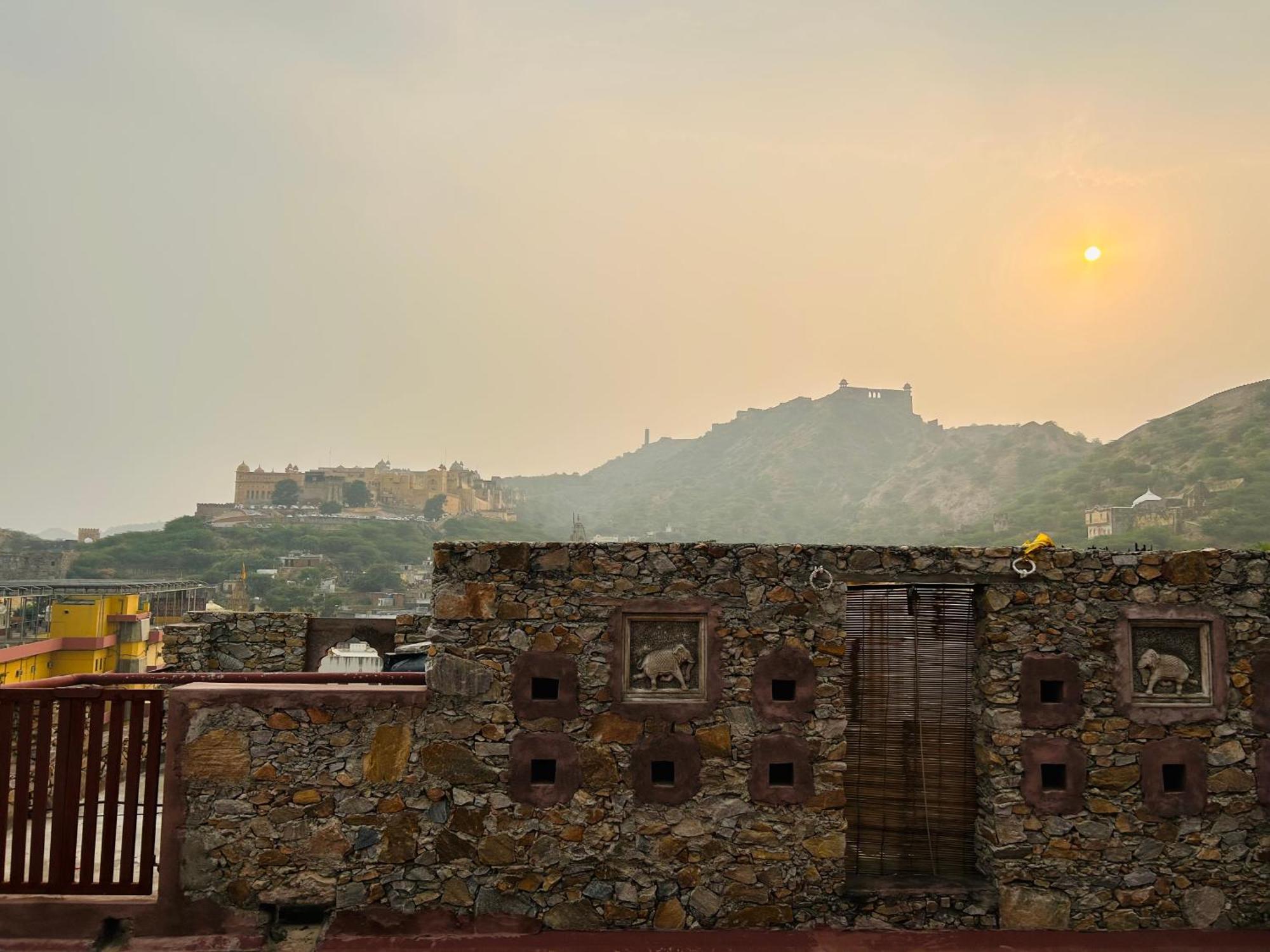Adhbhut Hotel Jaipur Eksteriør billede