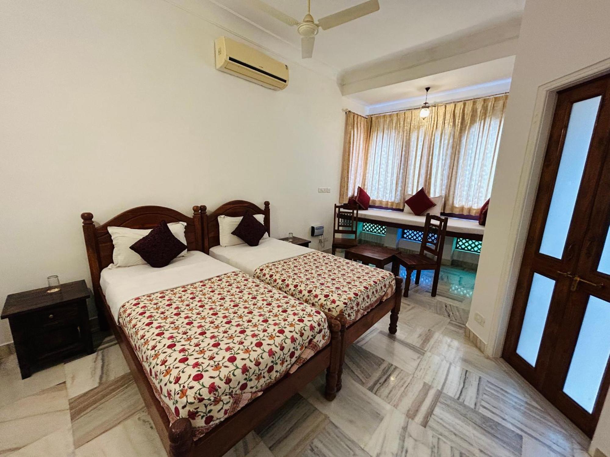 Adhbhut Hotel Jaipur Eksteriør billede