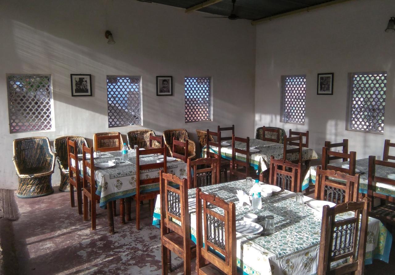 Adhbhut Hotel Jaipur Eksteriør billede