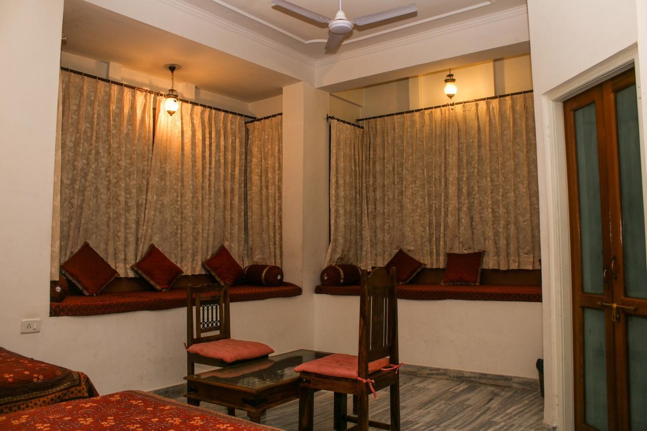 Adhbhut Hotel Jaipur Eksteriør billede